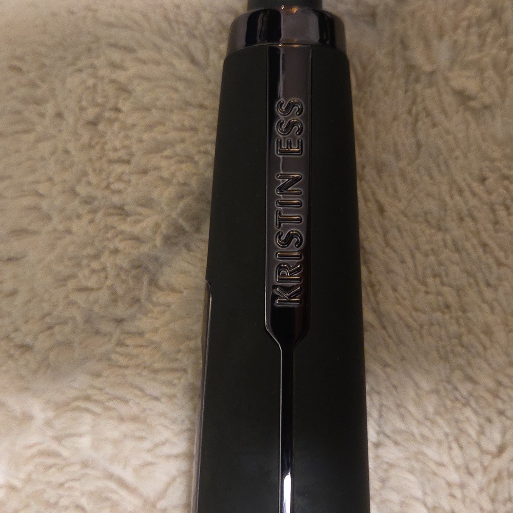 Kristin Ess Hair Nano Black 1" Pivoting Curling Wand - Picture 2 of 9